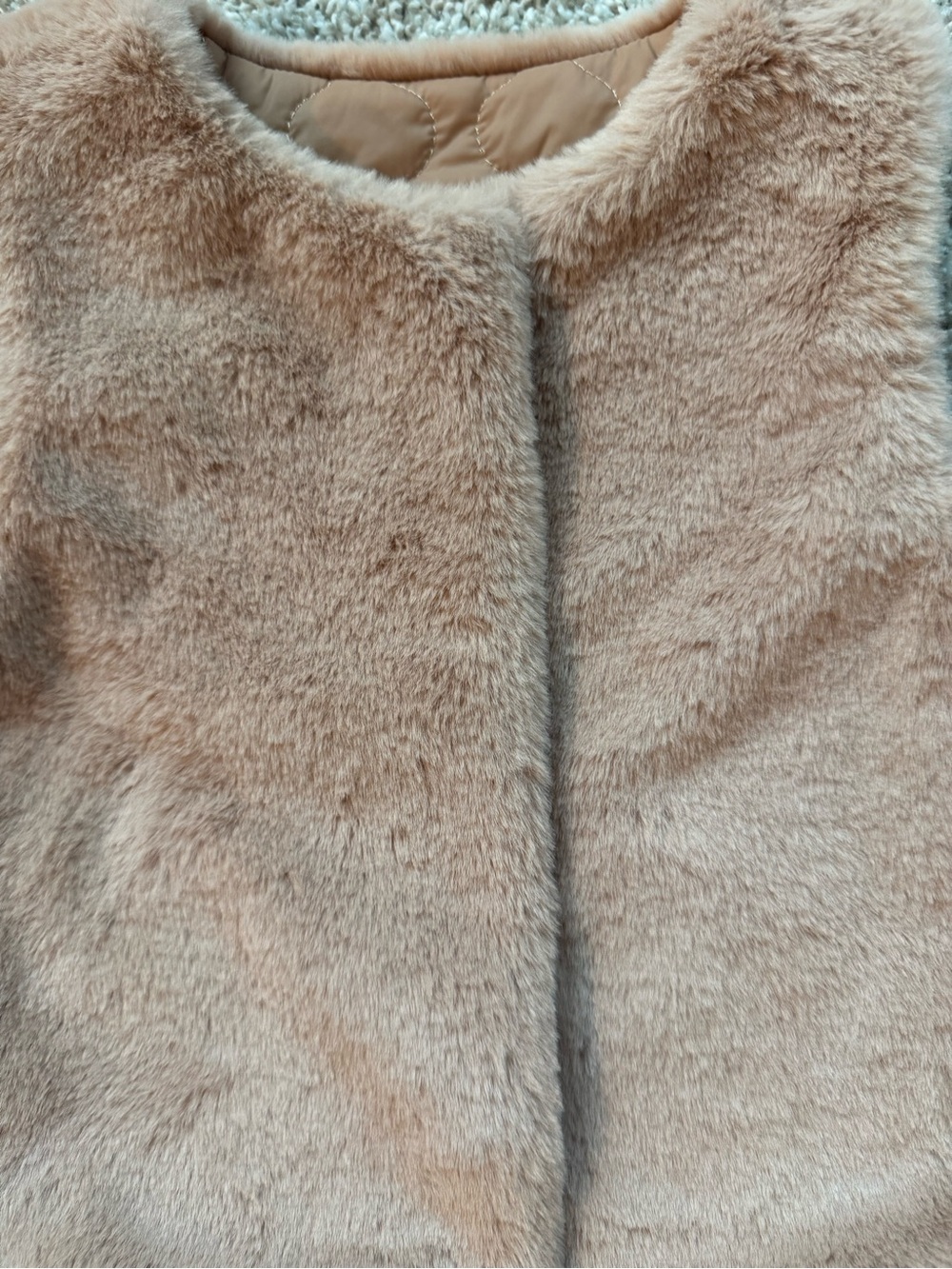 Girls Fall Clothing Lot Size 4T Plaid dress, quilted vest, fur vest, sweater - Picture 12 of 16